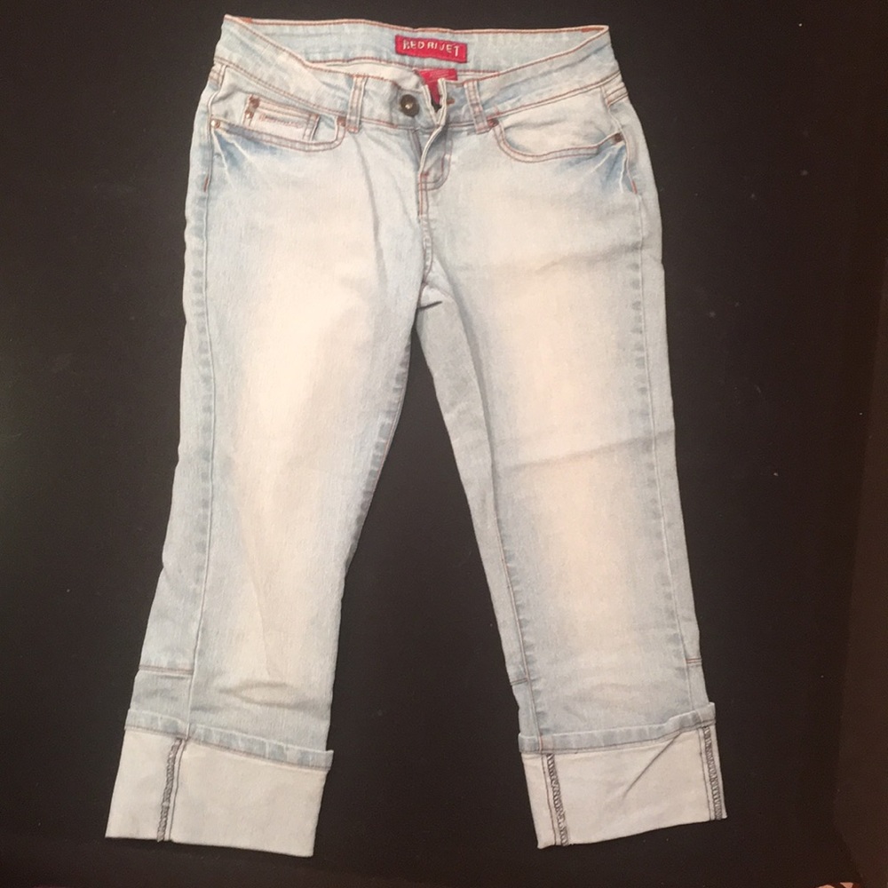 Light wash denim capri